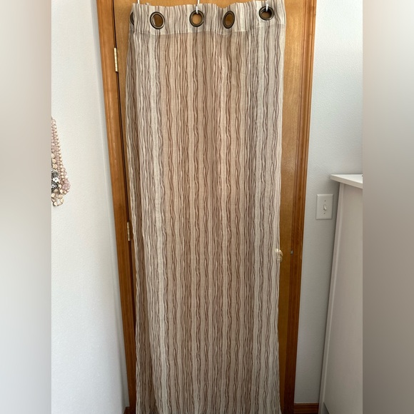 Curtain Collection - Picture 8 of 10